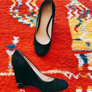 Tory Burch 6.5 Wedge Suede Pump